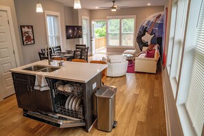 Smart-TV, Tischtennisplatte