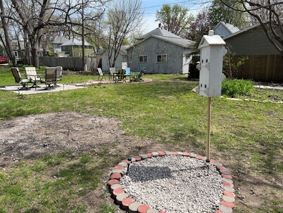 Lovely 2 BR 2BA, Close to Mayo and trails