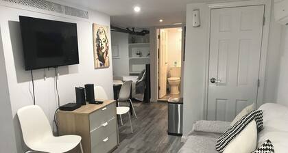 2-bedroom apartment steps to Flushing Meadows-Corona Park