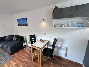 Unclassified image, 5 of 12, button