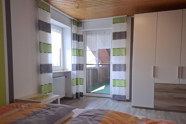 1 FW Y 100qm-Schlafzimmer