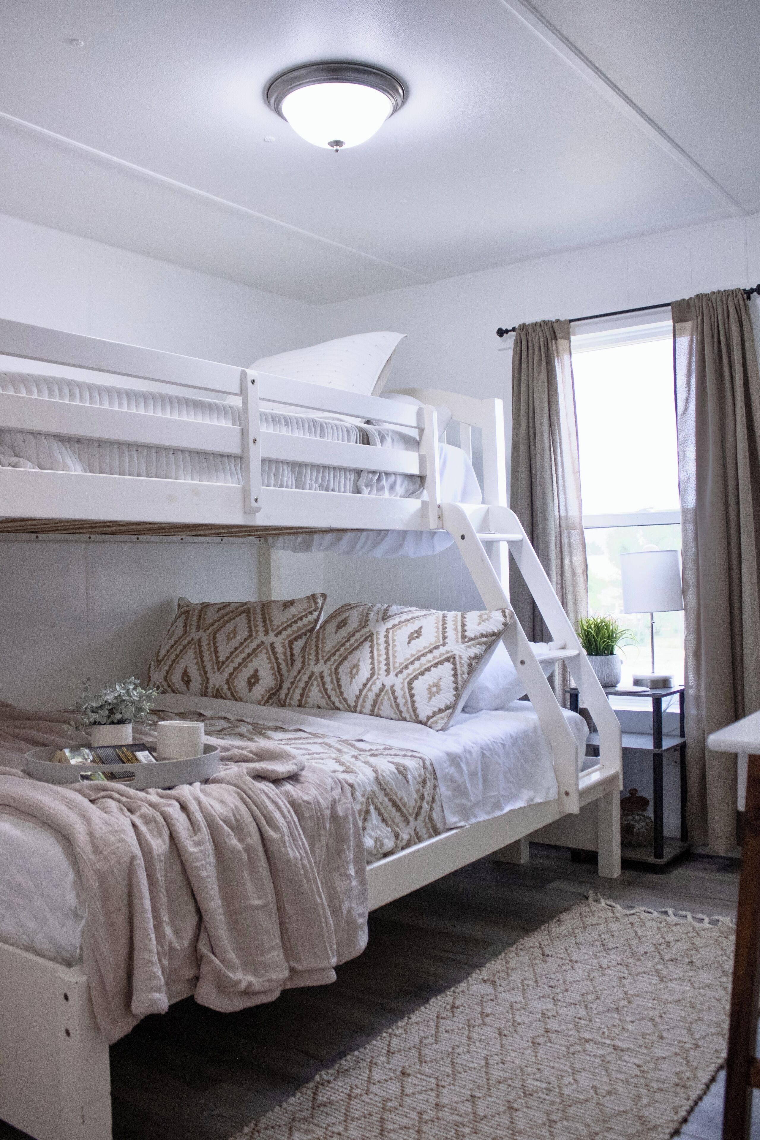 2 多间卧室、旅行婴儿床、WiFi、床单