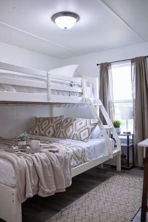 2 chambres, lit parapluie, Wi-Fi, draps fournis