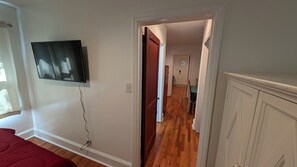 1 Schlafzimmer, Schreibtisch, WLAN, Bettwäsche