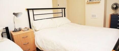 2 Schlafzimmer, Bügeleisen/Bügelbrett, WLAN, Bettwäsche