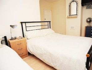 2 Schlafzimmer, Bügeleisen/Bügelbrett, WLAN, Bettwäsche