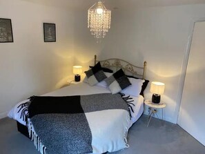 2 Schlafzimmer, Bügeleisen/Bügelbrett, WLAN, Bettwäsche