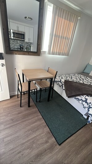 1 bedroom, WiFi, bed sheets