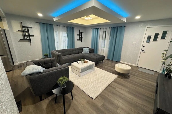 Una Smart TV, libros