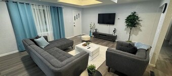 House minutes away from downtown Dells