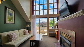 Televisión, chimenea