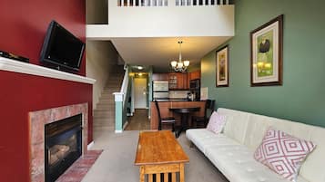 Televisión, chimenea