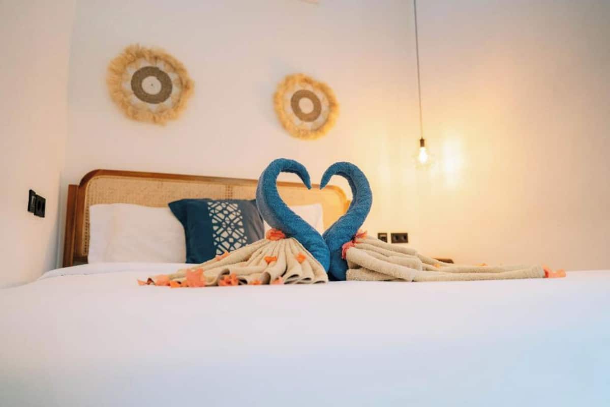 Select Comfort beds, desk, laptop workspace, WiFi (free)