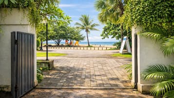 Pintu masuk hartanah