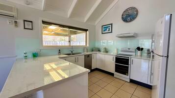 Microwave, stovetop, dishwasher