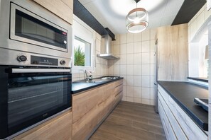 Fridge, microwave, oven, dishwasher