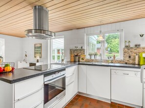 Réfrigérateur, micro-ondes, four, lave-vaisselle