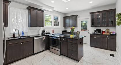 Hot Tub, Beautifully Renovated Historic Home in the Heart of the Bourbon Trail