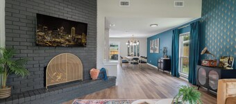 fifa-15 mins to stadium -Speakeasy-game room-Gatsby-themed-heated  pool