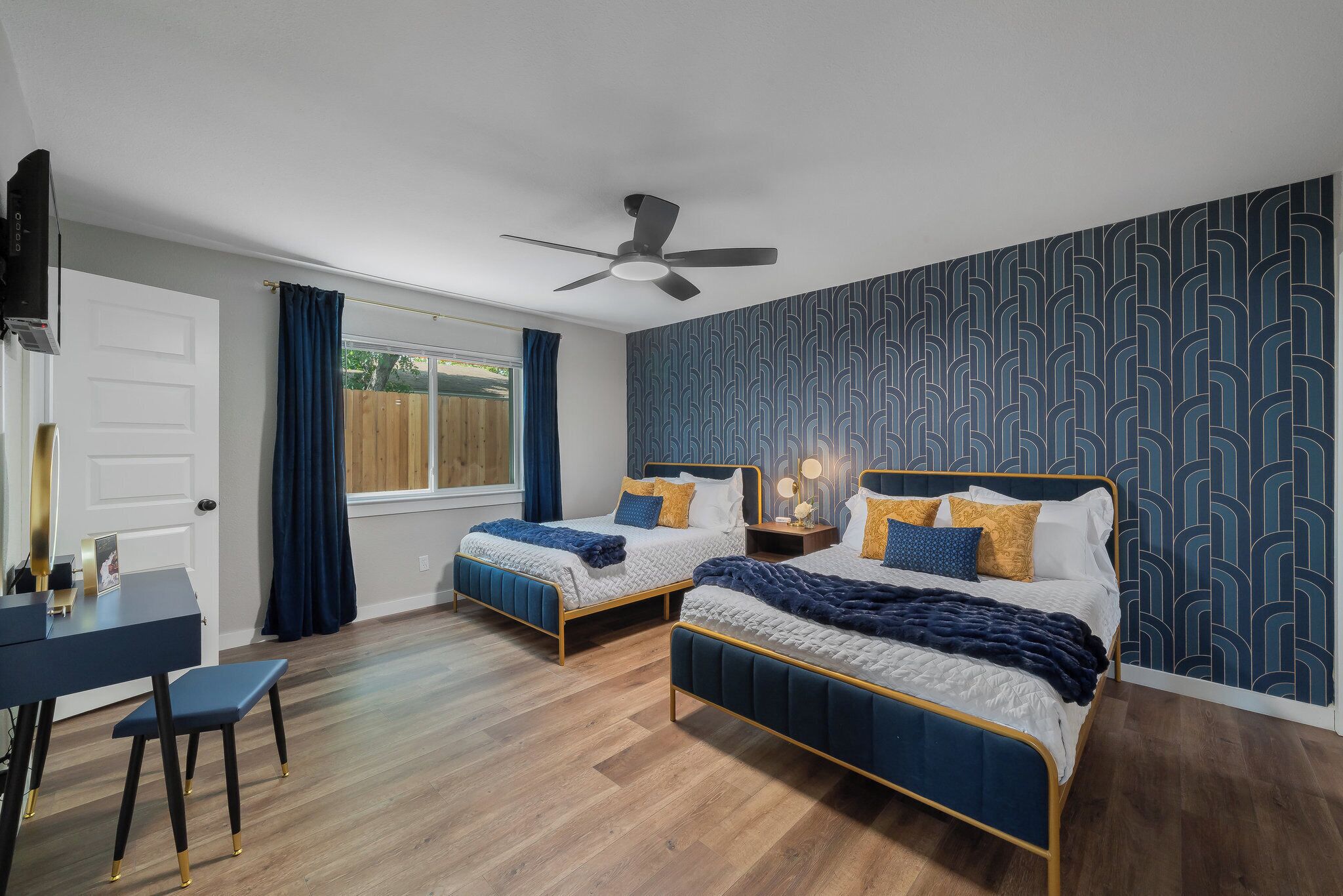 4 bedrooms, desk, iron/ironing board, travel crib