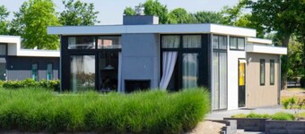 Chalet on the Water at the Beautiful Veluwemeer