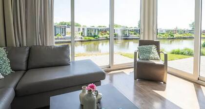 Chalet on the Water at the Beautiful Veluwemeer