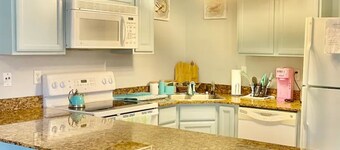 Cozy 1-bedroom condo in gorgeous Biloxi with fitness room, WiFi