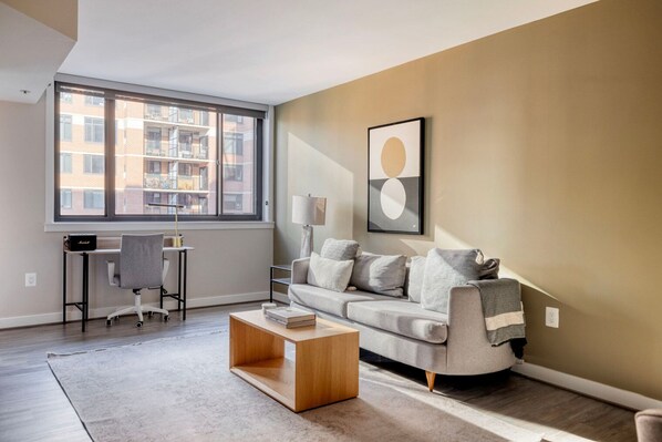 Fernseher, Stereoanlage