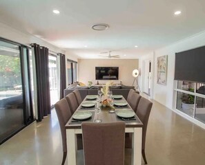 Deluxe House, 4 Bedrooms | In-room dining - Holiday Home with Pool and Mini Golf (Mermaid Waters)