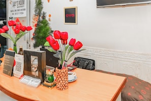 Reception - Hotel O Mp Room (Depok)