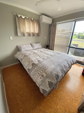 4 bedrooms, free WiFi, bed sheets