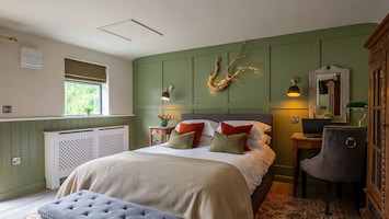 Bedroom, Sweetslade Cottage, Bolthole Retreats