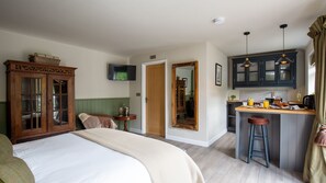 1 bedroom, desk, free WiFi, bed sheets - Sweetslade Cottage - Near Bourton-on-the-Water (Cheltenham)