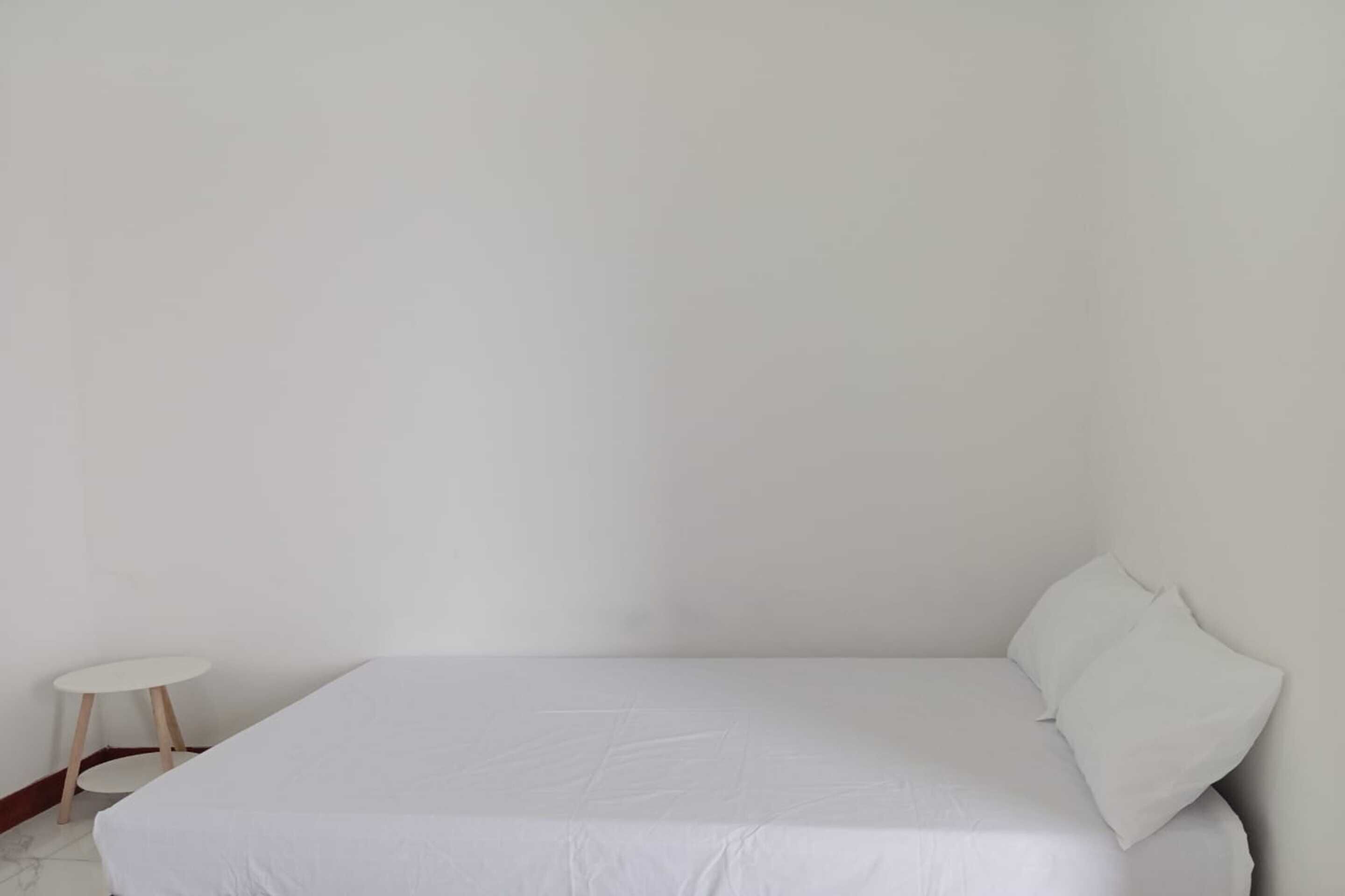 WiFi (free), bed sheets
