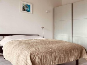 2 bedrooms, internet