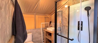 Luxury glamping at fun park on the Veluwe