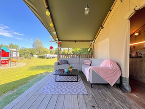 Property grounds - Luxury glamping at fun park on the Veluwe (Hulshorst)