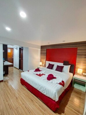 Chambre Double Supérieure, vue ville | Espace de travail pour ordinateur portable, Wi-Fi gratuit, draps fournis
