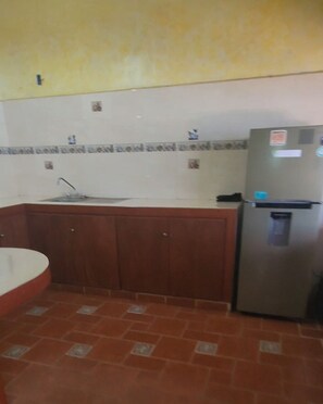 Private kitchen - Chalet con Alberca Y Palapa, Espacio Tranquilo y Acogedor (Tuxtla Gutiérrez)