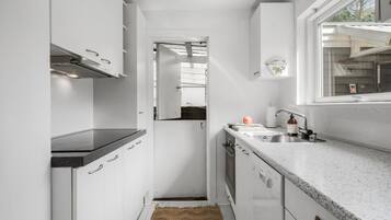 Refrigerador, horno, placa de cocina, lavavajillas
