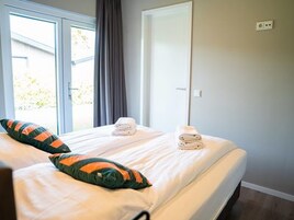 2 habitaciones, muebles diferentes y ropa de cama 