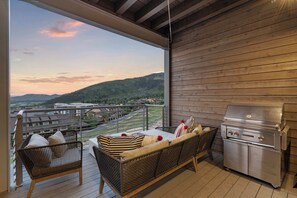 Property grounds - 4BR Apex Ski In/Out Gem, Stunning Park City Views (Park City)