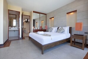 3 bedrooms, free WiFi, bed sheets - Designer 3BR Pool Access Villa Argent 8 (Thep Krasattri)