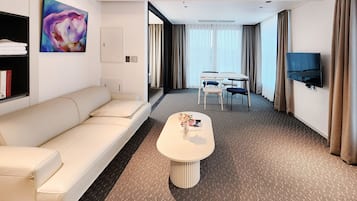 Club Sota Queen Panorama | Kostenloses WLAN, Bettwäsche