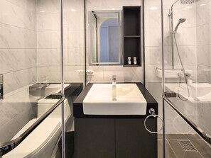 Superior Family Half City | Bathroom - Granbay By Sotasuite (Yangyang)