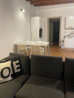 Interior - Large apartment in downtown Bergamo with all the amenities (Bergamo)