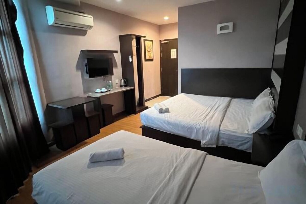 Meja kerja, setrika/meja setrika, dan Wi-Fi gratis