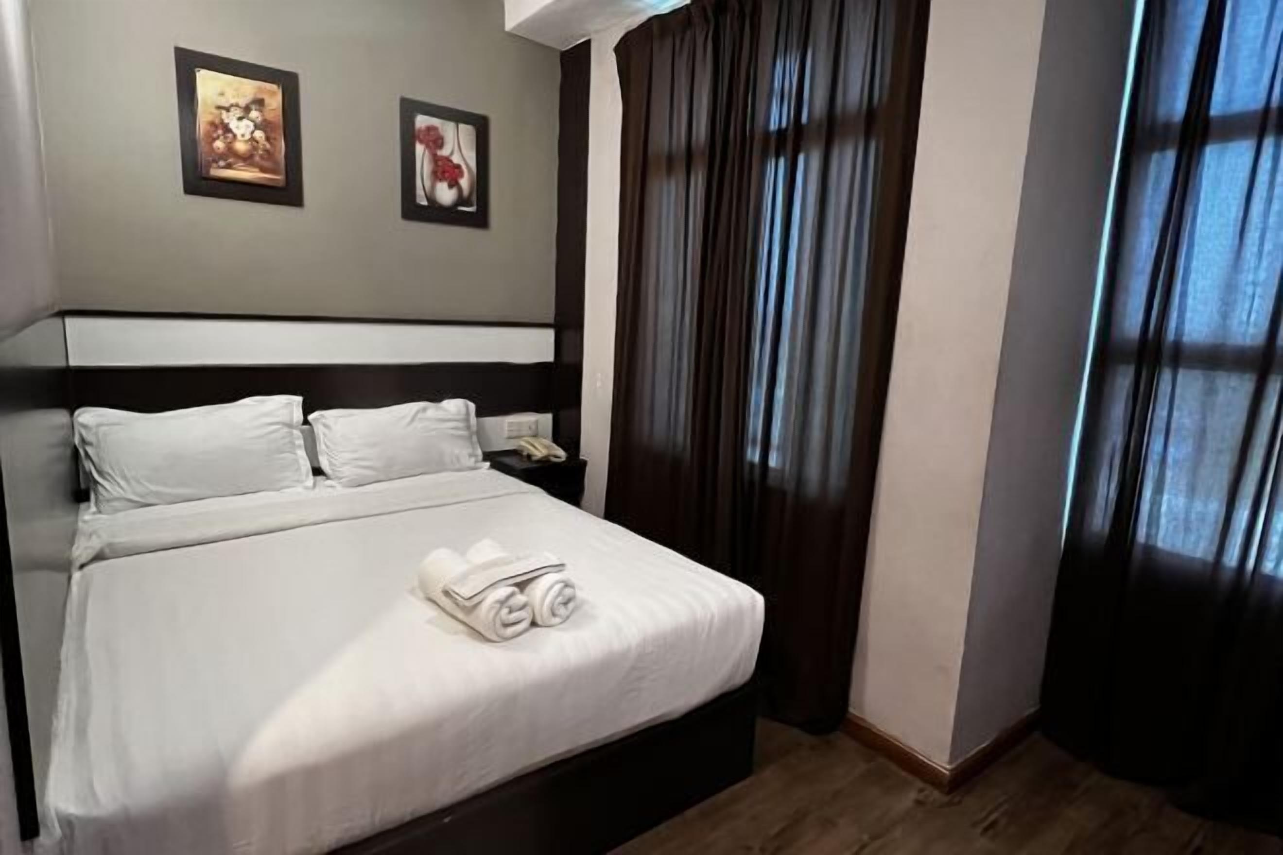 Desk, iron/ironing board, free WiFi