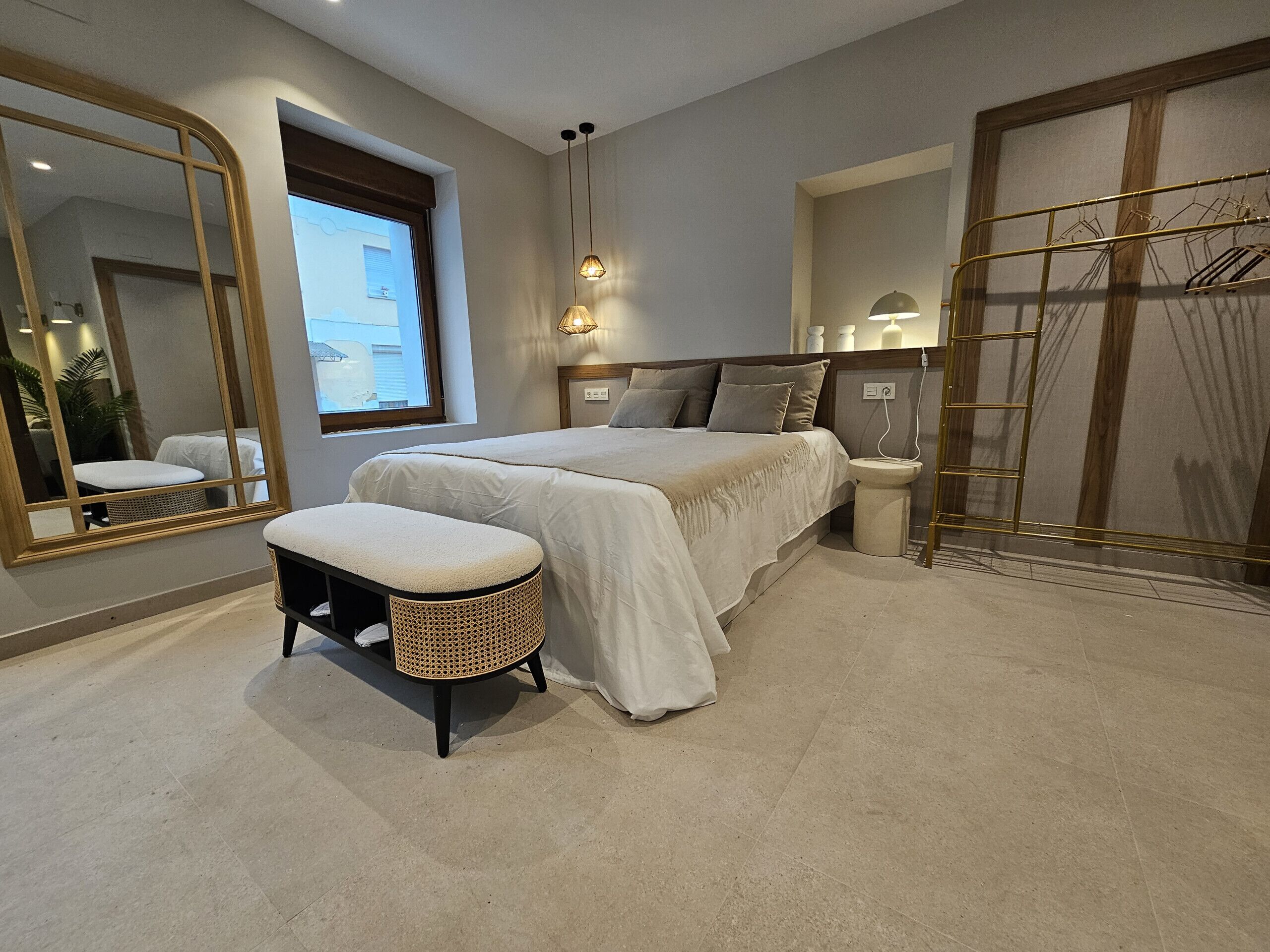 1 dormitorio, tabla de planchar con plancha, wifi gratis y ropa de cama