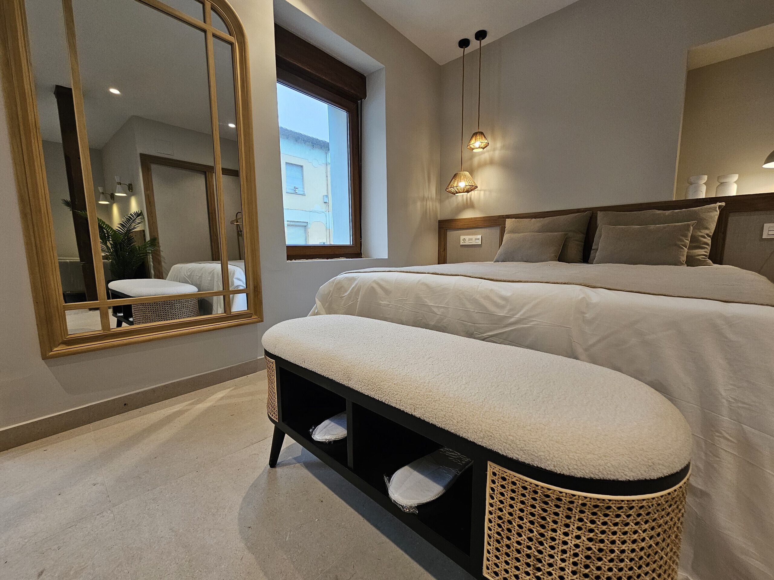 1 dormitorio, tabla de planchar con plancha, wifi gratis y ropa de cama